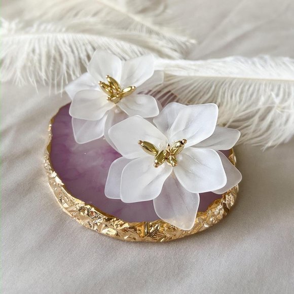 Big Flower Studs Statement Earrings White & Gold - Picture 6 of 7